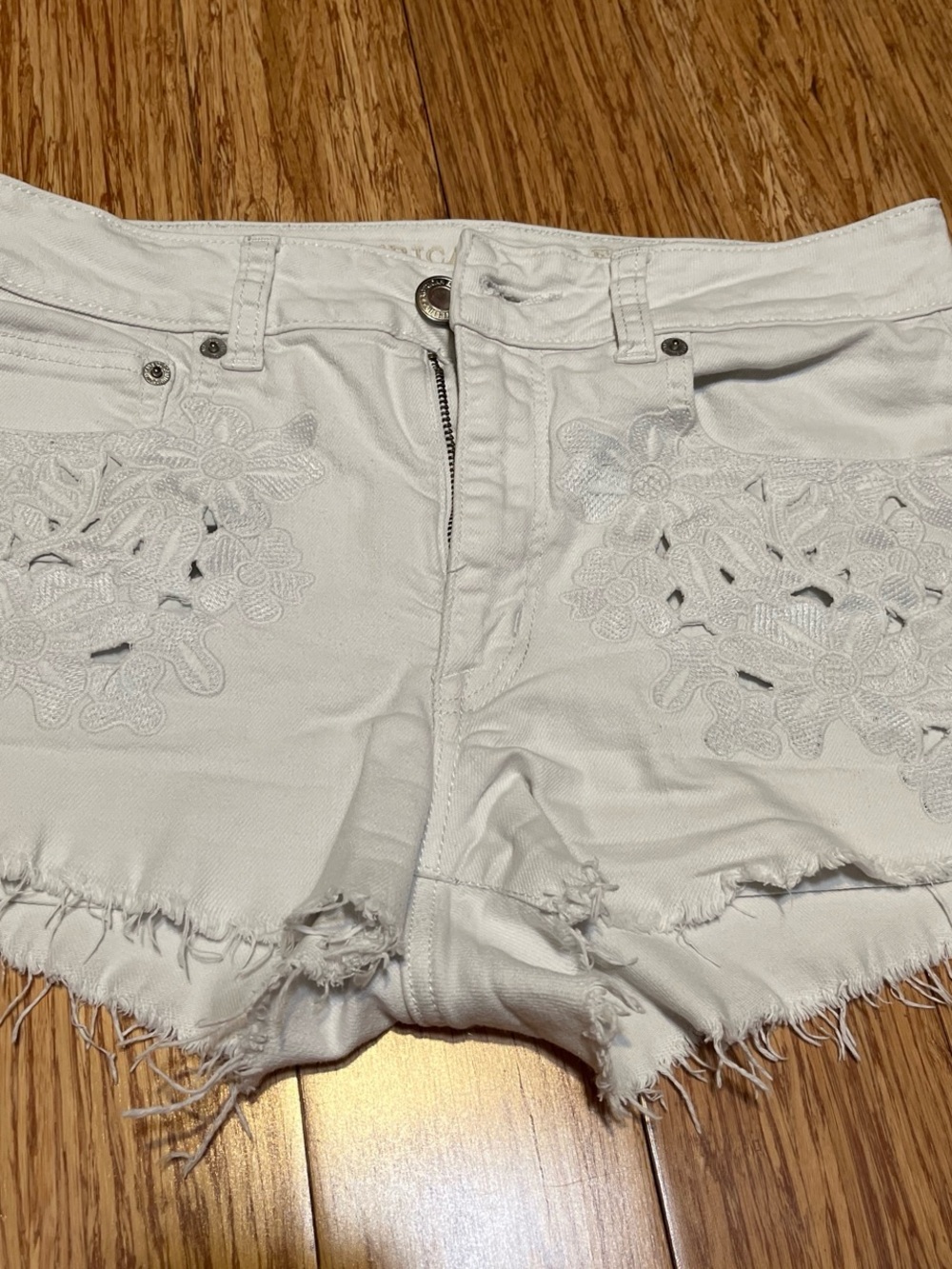 American Eagle Outfitters White Floral Crochet Frayed Hem Denim Shorts